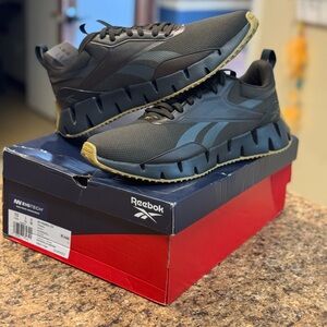 Reebok Zig Dynamica STR Shoes M 10 / W 11.5 Dark Matter/Black/ Khaki Brown
